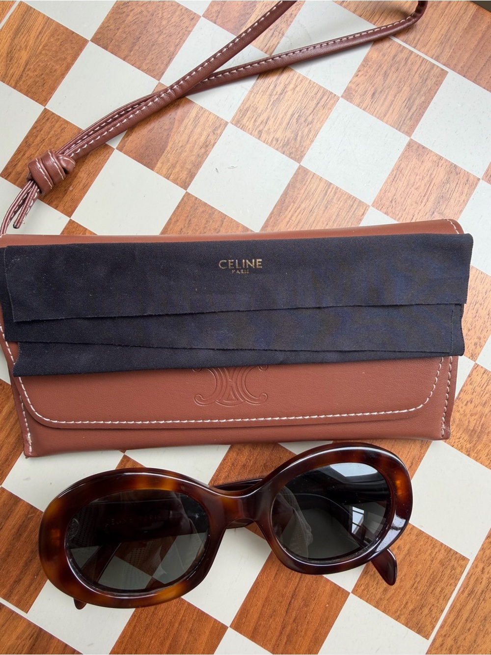 Authentic CELINE Triomphe Tortoiseshell Sunglasses – Brown Lens - Picture 5 of 9